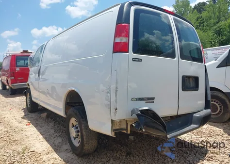 2016 Chevrolet Express G2500 Work Van z USA, uszkodzony, nr VIN 1GCWGAFF2G1304927